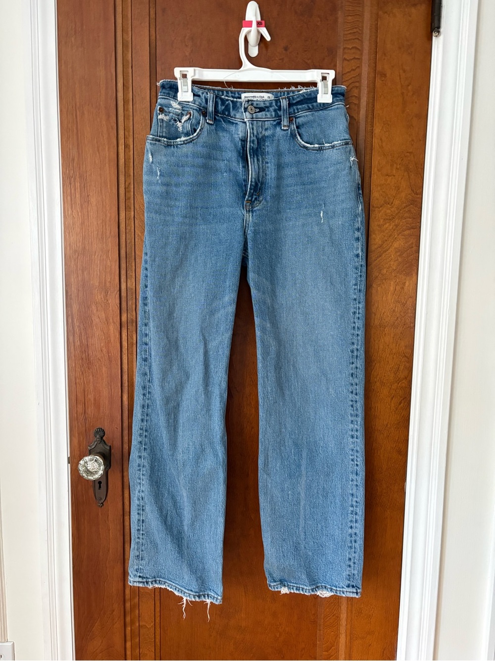 Abercrombie & Fitch Light Blue High-Rise Relaxed Jeans - size 26
